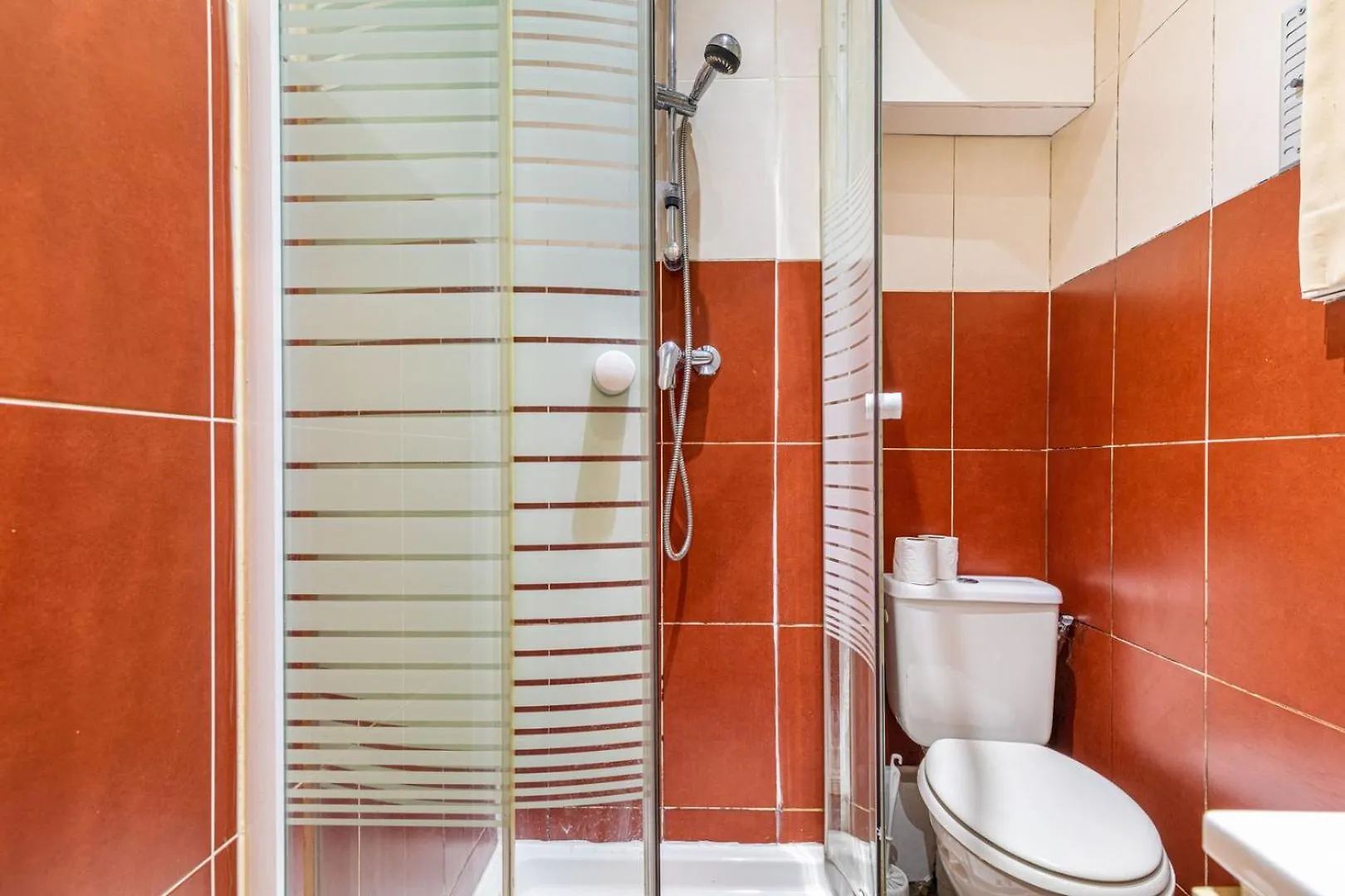 Guestready - L'Petite Maison Rouge París 0*,